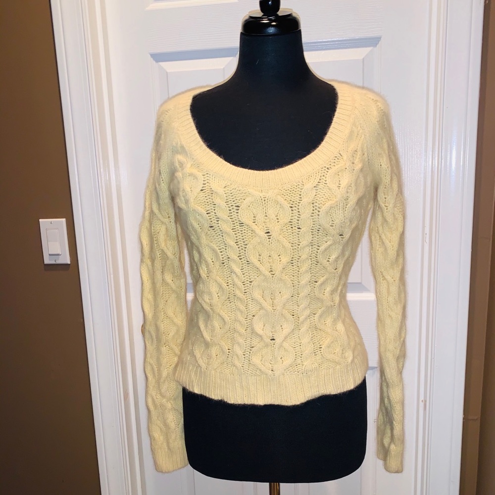The Limited soft cable knit 🧶 sweater